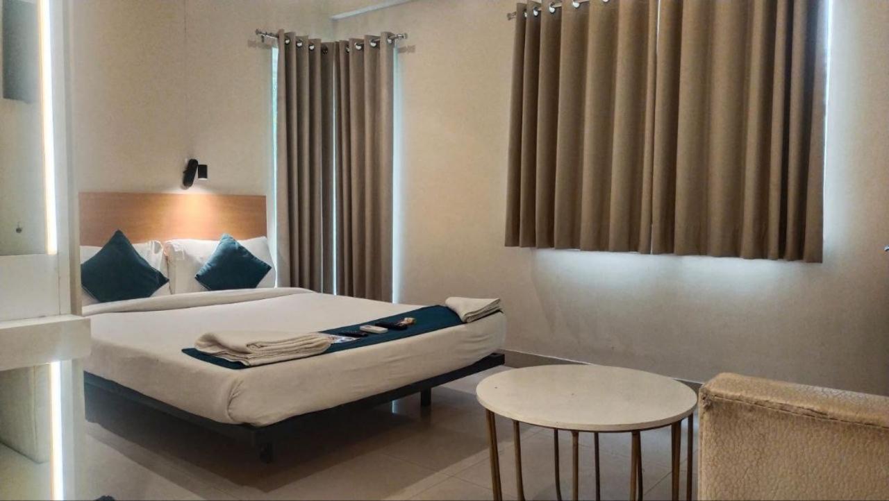 Hotel Mayfair Tower 콜카타 외부 사진