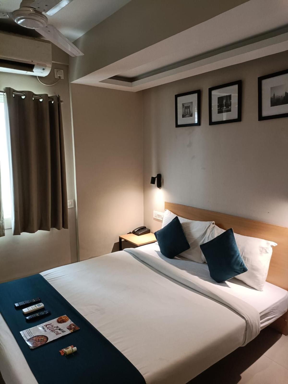Hotel Mayfair Tower 콜카타 외부 사진